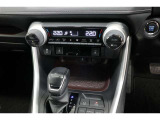 【トヨタ高品質CAR洗浄 『まるまるクリン』】 シート等の汚れ・エアコン内部・天井などに染み付いた臭いも根こそぎ消臭洗浄!ボディに付着している頑固な汚れ、ルームの油汚れを丁寧に洗浄コーティング!