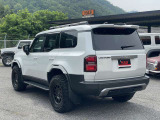 リアセクションは道具感のあるシンプルなデザイン。 前後とも中央に位置するのは「TOYOTA」ロゴで、オーバルを3つ組み合わせたエンブレムは備わらない。