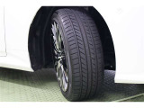 タイヤサイズ 225/45R18。