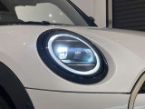 LEDヘッドライト・1目でMINIと分かる丸目のライトです。