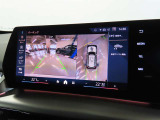 リアビューカメラ&サラウンドビューモニター。ガイドラインとパークディスタンスコントロールで安全に車庫入れ可能。