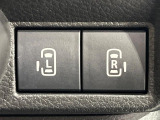 【両側パワースライドドア】スマートキーや運転席のスイッチで後席両側スライドドアの開閉が可能♪電動だから力を入れてドアを開ける必要が無く、小さなお子様でも簡単に開け閉めでき快適です♪