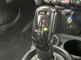 ●MTモード付きAT:通常は自動でおこなわれる変速(ギアチェンジ)をドライバーの操作によって意図的に変えられるシステムです。より一層普段のドライブをお楽しみいただけます!