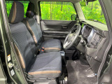 運転席シート廻りは使用感も少なく、良好な状態となっています。丁寧に使われていたことがよくわかりますね。