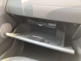 車検証や貴重品、小物を収納できます。