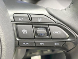 【レーダークルーズコントロール】高速道路での長距離走行が楽に!!自動で速度を保つクルーズコントロールが、衝突軽減システムと連携し、前方の車両を感知して車間を保つように速度調節してくれます!!