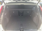 たくさん荷物が積めるだけでなく、多才なアレンジが可能な広いトランクスペース 様々なシチュエーションで幅広くお使いいただけます。