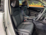 【本革シート】上質な本革を使用し、高級感あふれる本革シート。常に体に触れる部分だから、座り心地の良さにはこだわりたいですね♪汚れの付着や劣化を抑制する内装コーティング施工もおススメですよ♪