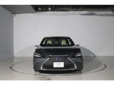 レクサスの厳しい基準とは、まず修復歴の車はございません。初年度7年未満、10万キロ未満など90項目にも及ぶチェックを行い、その基準をクリアした上質なお車だけを展示しております。