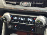 ●デュアルオートエアコン●!運転席と助手席で、それぞれお好みに合わせて温度設定が行えます♪