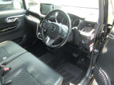 運転席の画像です。