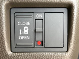 【パワースライドドア】スマートキーや運転席のスイッチでスライドドアの開閉が可能♪電動だから力を入れてドアを開ける必要が無く、小さいお子様でも、重い荷物を持っている時もラクに開け閉めできます♪