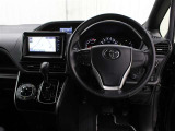 運転席廻りです。