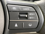 【アダプティブクルーズコントロール】高速道路での長距離走行が楽に!!自動で速度を保つクルーズコントロールが、衝突軽減システムと連携し、前方の車両を感知して車間を保つように速度調節してくれます!!