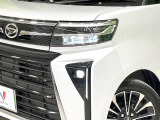 【LEDヘッドライト】悪天候や夜間走行時も良好な視界を確保し安心して運転できる高輝度LEDヘッドライトを装備!点灯速度が早く、消費電力も抑えられています。