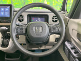 インテリアに合わせたデザインのステアリングは、運転される方のことも考え、運転しやすい形状、大きさです。是非一度、実際に触ってお確かめください。