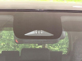 【プリクラッシュセーフティ】前方の車両等を検知し、衝突しそうな時は警報で注意を促し、ブレーキを踏む力をサポート。ブレーキを踏めなかった場合は衝突被害軽減ブレーキが作動、衝突回避をサポートします。