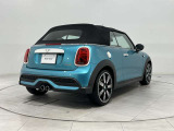 縦長のテールライトがMINIらしいスタイリッシュなデザインとなっています。
