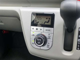オートエアコン付き。1年中快適な室内を提供!