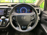 【純正革巻きステアリング】上質な革を使用することで、手にしっかり馴染みとても運転しやすいハンドルです♪