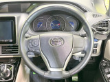 【ステアリングスイッチ】運転中、前方から目線をそらすことなく、オーディオ等の操作が可能な便利機能!安心&快適なドライブを演出してくれます♪