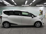 納車前に自社整備工場で点検整備を実施。納車から1年間の全国トヨタロングラン保証付きですので、ご安心してお乗りいただけます!