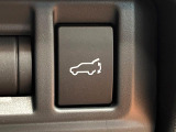 【パワーバックドア】スマートキーや運転席のボタンを押すだけでリアゲートが自動で開閉します!荷物を持っている時や、高い位置にあるバックドアを閉める際に便利な機能です♪