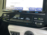 オートエアコンで快適な室内です。