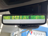 【デジタルインナーミラー】後席の大きな荷物や同乗者で後方が確認しづらい時でも安心!カメラが撮影した車両後方の映像をルームミラー内に表示。クリアな視界で状況の確認が可能です!