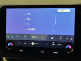 G-Link契約でご利用いただけるセンター通信型のナビ機能「コネクティッドナビ」を装備。従来のナビゲーションよりもリアルタイムな情報提供を可能にしました。