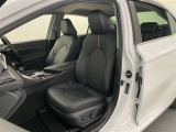 厚みがあって、座り心地のいいシート。運転席も助手席もリラックスしてゆったりと座れます♪