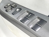 狭い駐車場での開閉に便利です☆