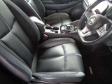 整備工場と併設の大きな日産ディーラー店舗です。