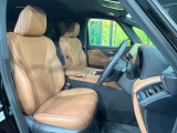運転席シート廻りは使用感も少なく、良好な状態となっています。前オーナー様が丁寧に使っていたことがよくわかりますね。