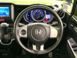 【純正革巻きステアリング】上質な革を使用することで、手にしっかり馴染みとても運転しやすいハンドルです♪