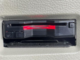 【ETC】有料道路を利用する際に料金所で停止することなく通過できる、ETC車載器(ノンストップ自動料金収受システム機器)が装備されています。セットアップを行うことで利用可能になります。