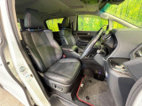 運転席シート廻りは使用感も少なく、良好な状態となっています。丁寧に使われていたことがよくわかりますね。