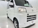 明るいライトが夜道を明るく照らしてくれます。 運転する上で、道路状況をいかに早く認識できるか重要なポイントです。 白色光が暗い道も明るく照らしてくれますよ。