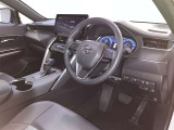 運転席周りのレイアウトをご覧ください。ナビゲーションが綺麗に装着されすっきり収まってますね!