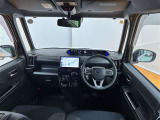 運転席周辺の様子です☆ オーディオ周りやメーター類の位置など、ご確認下さいね♪
