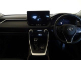 【メーター廻り】シンプルで飽きないデザイン、運転中も視界の邪魔にならない構造になっているので運転に支障もありません♪