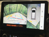 【パノラミックビューモニター】専用のカメラにより、上から見下ろしたような視点で360度クルマの周囲を確認することができます☆死角部分も確認しやすく、狭い場所での切り返しや駐車もスムーズに行えます。