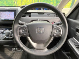 【純正革巻きステアリング】上質な革を使用することで、手にしっかり馴染みとても運転しやすいハンドルです♪