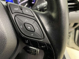 【ステアリングスイッチ】ハンドルから手を離すことなく操作することが可能です。