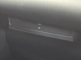 【CD/DVDデッキ】オプションのCD/DVDデッキを搭載。ディスプレイオーディオでエンタメをお楽しみいただけます。