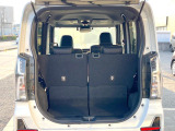 普段のお買い物や通勤、送迎等に十分な荷室スペースを確保しております。セカンドシートを倒すと、大きな荷物の積載も可能です♪