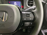【アダプティブクルーズコントロール】高速道路での長距離走行が楽に!!自動で速度を保つクルーズコントロールが、衝突軽減システムと連携し、前方の車両を感知して車間を保つように速度調節してくれます!!