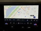G-Link契約でご利用いただけるセンター通信型のナビ機能「コネクティッドナビ」を装備。従来のナビゲーションよりもリアルタイムな情報提供を可能にしました。