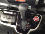 オートマチックシフトレバーは、手になじみ操作しやすい形状で安全運転にもつながります♪