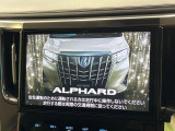 【純正10型ナビ】人気の純正ナビを装備しております。ナビの使いやすさはもちろん、オーディオ機能も充実!キャンプや旅行はもちろん、通勤や買い物など普段のドライブも楽しくなるはず♪